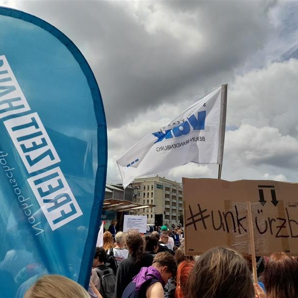 #berlinbleibtsozial
#Berlinbessermachen
#unkürzbar
@kaiwegner.cdu @stefanevers.cdu @canselkiziltepe @katharina.guenther_wuensch @inaczyborra_mda @franziskagiffey @cjgaebler @cdu.fraktion.berlin @cduberlin @spdfraktionberlin @spdberlin @gruenefraktionb @gruene_berlin @dielinkeberlin @regberlin @senfin_b @senasgiva_berlin @senbildjugfam @senwgpg @senkultgz @senjustv @senwienbe @senstadtberlin @seninnsportberlin @senmvkuberlin @cordeliakochb90grn @spdpankow @gruenepankow @cduinpankow @fdp_pankow @linkepankow
@kaiwegner.cdu @stefanevers.cdu @canselkiziltepe @katharina.guenther_wuensch @inaczyborra_mda @franziskagiffey @cjgaebler @cdu.fraktion.berlin @cduberlin @spdfraktionberlin @spdberlin @gruenefraktionb @gruene_berlin @dielinkeberlin @regberlin @senfin_b @senasgiva_berlin @senbildjugfam @senwgpg @senkultgz @senjustv @senwienbe @senstadtberlin @seninnsportberlin @senmvkuberlin @cordeliakochb90grn @spdpankow @gruenepankow @cduinpankow @fdp_pankow @linkepankow
@kaiwegner.cdu @stefanevers.cdu @canselkiziltepe @katharina.guenther_wuensch @inaczyborra_mda @franziskagiffey @cjgaebler @cdu.fraktion.berlin @cduberlin @spdfraktionberlin @spdberlin @gruenefraktionb @gruene_berlin @dielinkeberlin @regberlin @senfin_b @senasgiva_berlin @senbildjugfam @senwgpg @senkultgz @senjustv @senwienbe @senstadtberlin @seninnsportberlin @senmvkuberlin @cordeliakochb90grn @spdpankow @gruenepankow @cduinpankow @fdp_pankow @linkepankow