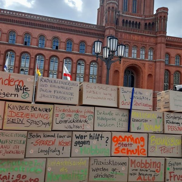 #berlinbleibtsozial
#Berlinbessermachen
#unkürzbar
@kaiwegner.cdu @stefanevers.cdu @canselkiziltepe @katharina.guenther_wuensch @inaczyborra_mda @franziskagiffey @cjgaebler @cdu.fraktion.berlin @cduberlin @spdfraktionberlin @spdberlin @gruenefraktionb @gruene_berlin @dielinkeberlin @regberlin @senfin_b @senasgiva_berlin @senbildjugfam @senwgpg @senkultgz @senjustv @senwienbe @senstadtberlin @seninnsportberlin @senmvkuberlin @cordeliakochb90grn @spdpankow @gruenepankow @cduinpankow @fdp_pankow @linkepankow
@kaiwegner.cdu @stefanevers.cdu @canselkiziltepe @katharina.guenther_wuensch @inaczyborra_mda @franziskagiffey @cjgaebler @cdu.fraktion.berlin @cduberlin @spdfraktionberlin @spdberlin @gruenefraktionb @gruene_berlin @dielinkeberlin @regberlin @senfin_b @senasgiva_berlin @senbildjugfam @senwgpg @senkultgz @senjustv @senwienbe @senstadtberlin @seninnsportberlin @senmvkuberlin @cordeliakochb90grn @spdpankow @gruenepankow @cduinpankow @fdp_pankow @linkepankow
@kaiwegner.cdu @stefanevers.cdu @canselkiziltepe @katharina.guenther_wuensch @inaczyborra_mda @franziskagiffey @cjgaebler @cdu.fraktion.berlin @cduberlin @spdfraktionberlin @spdberlin @gruenefraktionb @gruene_berlin @dielinkeberlin @regberlin @senfin_b @senasgiva_berlin @senbildjugfam @senwgpg @senkultgz @senjustv @senwienbe @senstadtberlin @seninnsportberlin @senmvkuberlin @cordeliakochb90grn @spdpankow @gruenepankow @cduinpankow @fdp_pankow @linkepankow