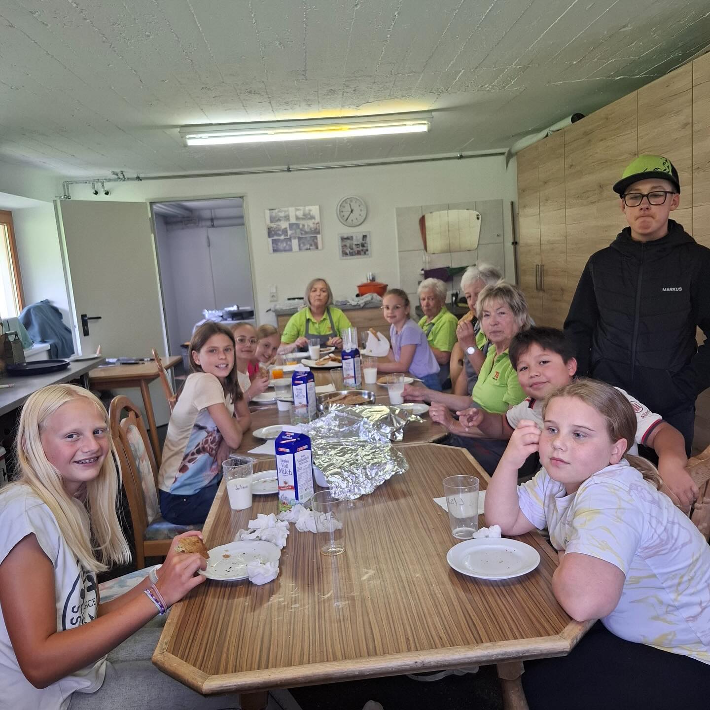 Krapfen backen mit der Frauenrunde Finkenberg. Was für eine tolle Veranstaltung!😎 #summerfee....