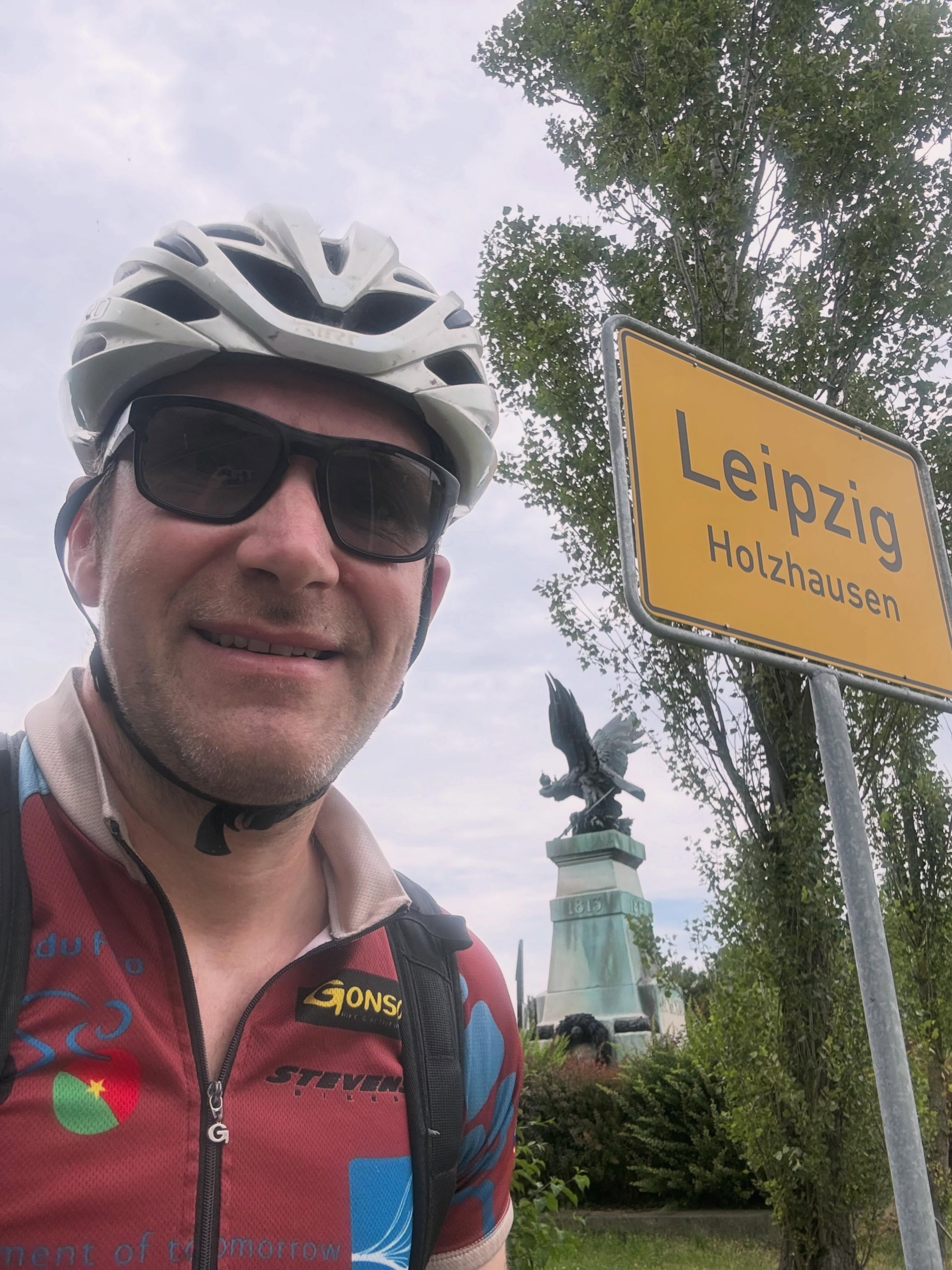Milliarden Kirschen säumen den Weg. Leipzig- Dresden auf den entspannten Nebenstraßen. Heim vom Vortrag: „Fahrrad Freiheit Europa“.